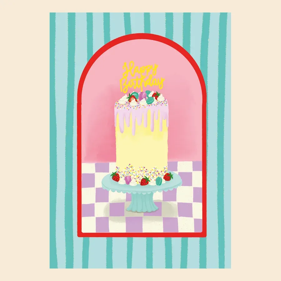 Wenskaart illustratie: vrolijke verjaardagstaart, roze-paarse drip, aardbeien, macarons, gekleurde sprinkles - TanteTrendy